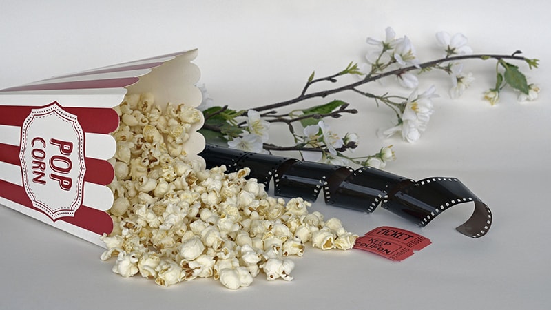 Film Komedi Romantis - Popcorn