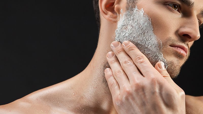  Cara perawatan wajah pria - Memakai cream
